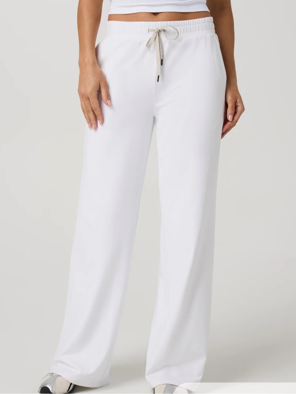 New NWT Vuori wide leg white pants Small Long 34” inseam SOFT $118